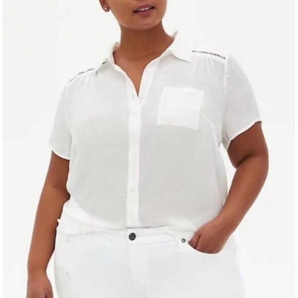 Torrid Tops - Torrid Lindsay Crochet Inset Shirt Size 5/5X Cloud White Button Front Gauze NEW